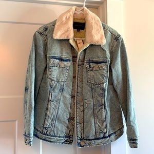 Banana Republic sherpa lined-distressed denim jacket with Faux fur collar
